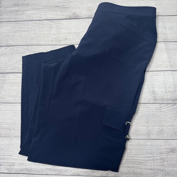 Chicos Zenergy Neema Georgina Pant Activewear Ink Blue Cargo Pants Size 3 Short - Picture 2 of 6